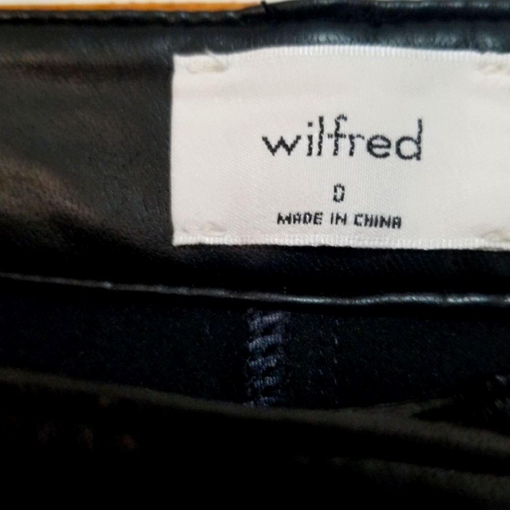 Wilfred Melina Vegan Leather Pant. Size: 0 - Picture 8 of 11